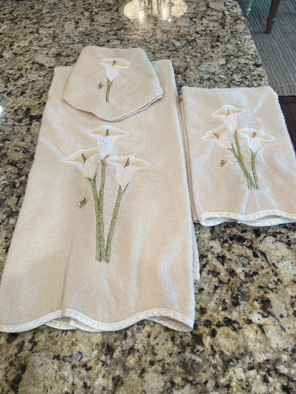 Cream Floral Embroidered Towel Set - Soft Luxury Bath Linens